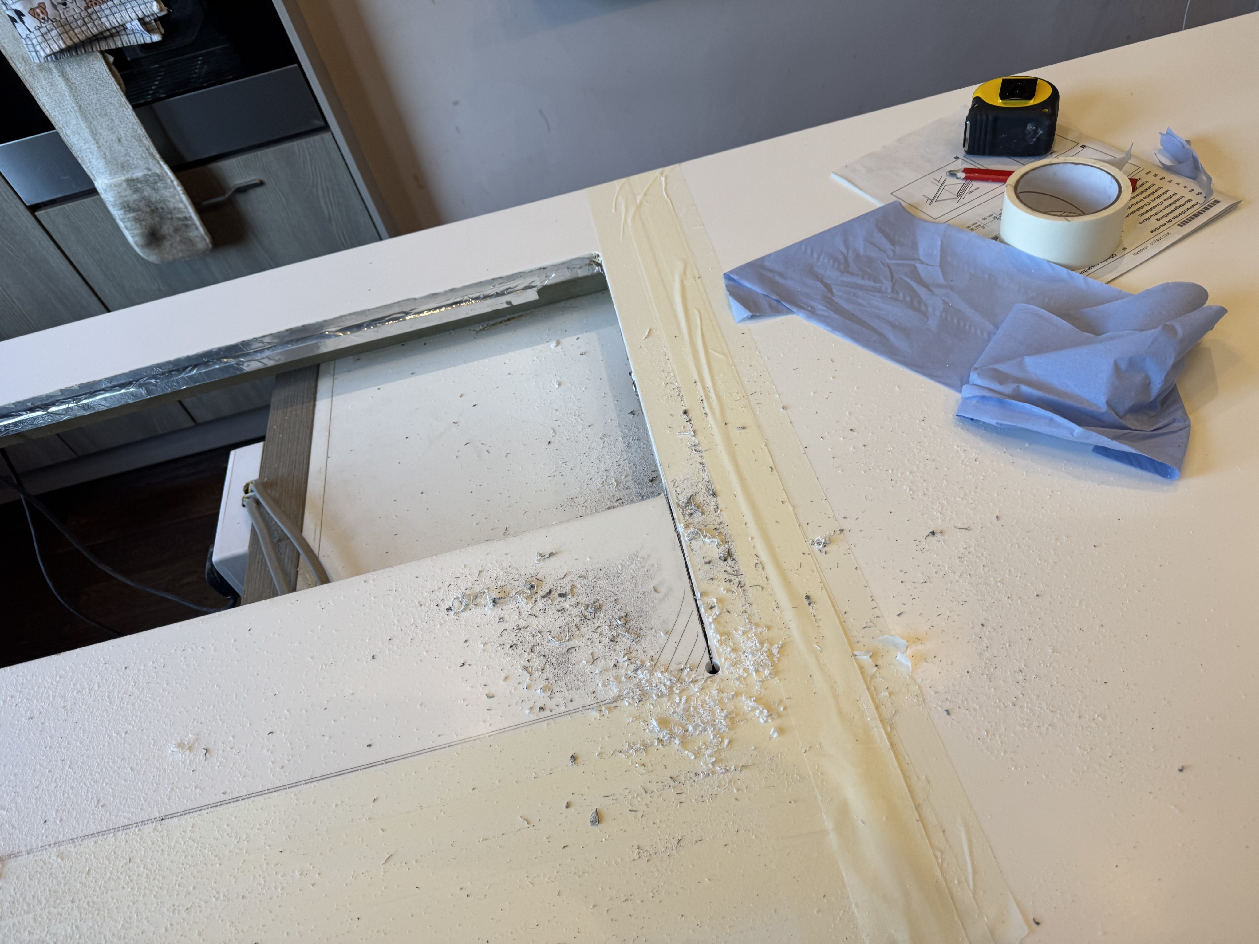 Kitchen worktop needs a larger hole for my new hob