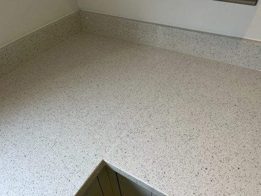 joint on quartz re sealed.